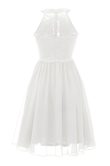 Um vestido de renda da Branco de pescoço de linha